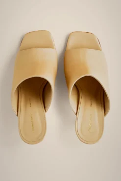 Mules Punta Aperta-Liviana conti Hot