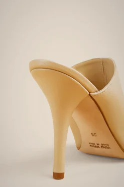 Mules Punta Aperta-Liviana conti Hot